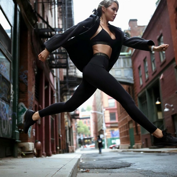 **SOLD** Lululemon Principal Dancer Golden tights - Picture 4 of 10